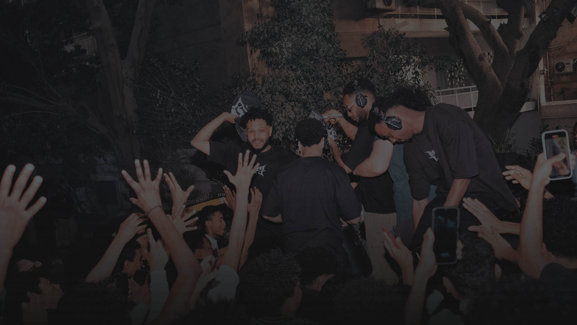 SVNBIRDS Hero Background